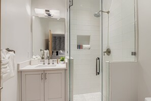 Ferienhaus, 4 Schlafzimmer | Badezimmer | Handtücher, Shampoo