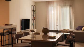 Huoneisto, 2 makuuhuonetta, kaupunkinäköala | Oleskelualue