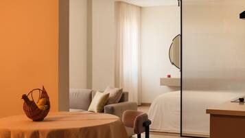 Studio, 1 Schlafzimmer, Stadtblick | Essbereich im Zimmer