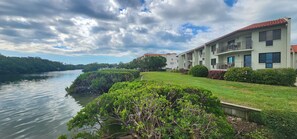 Exterior - Immerse yourself in the island lifestyle! Relaxation or adventure awaits! (Tierra Verde)