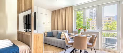 Apartment, City View | Living area