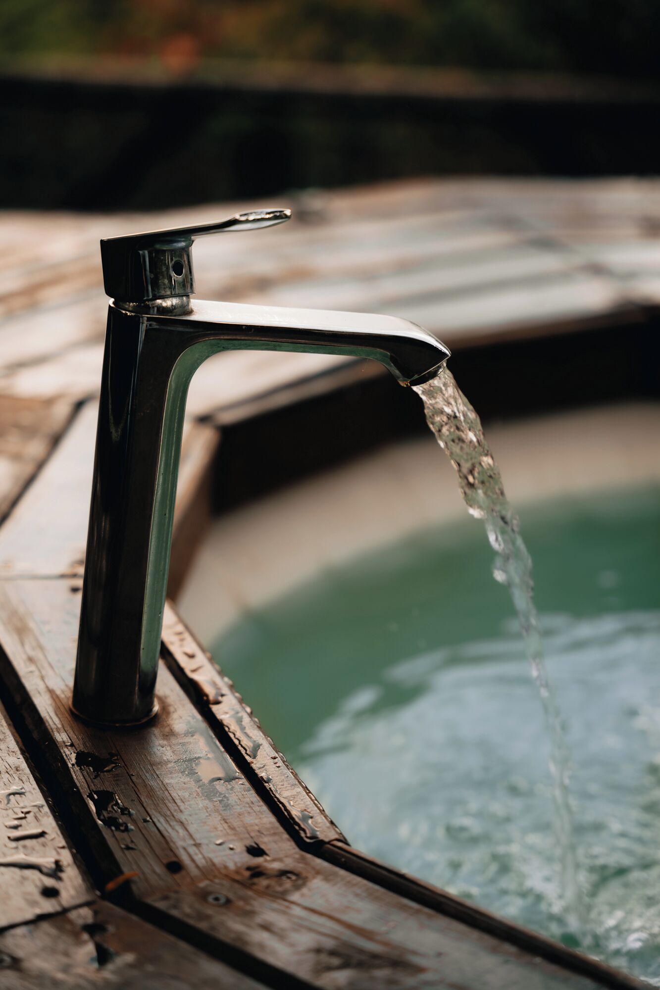 Tina de hidromasaje al aire libre