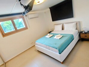 4 chambres, fer et planche à repasser, Wi-Fi, draps fournis