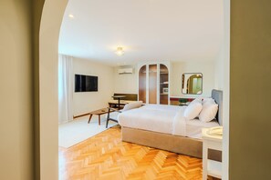 Suite | Wi-Fi gratis dan seprai linen