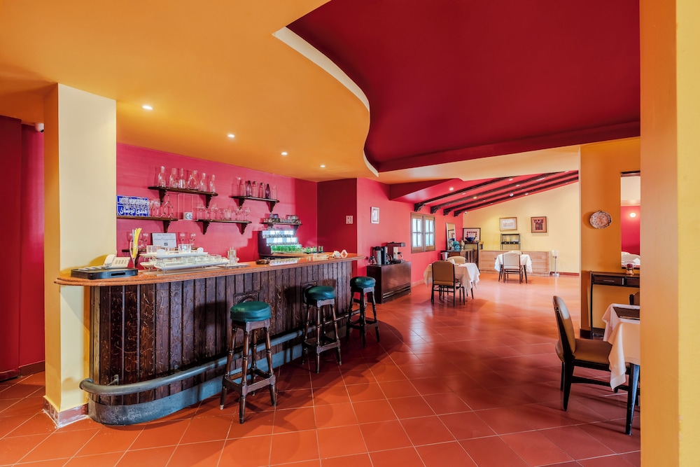 Hotel Longchamps by null