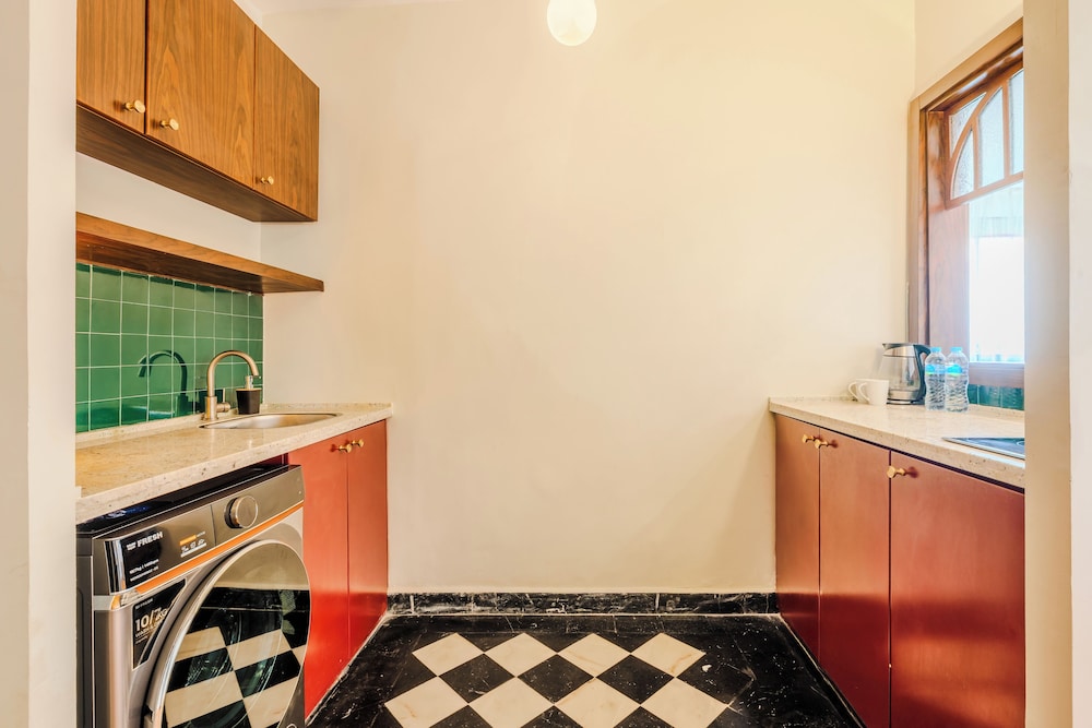 Hotel Longchamps by null