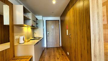 Mikroaaltouuni, liesi