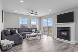 Living area - Bay front, Modern 5-bedroom house in beautiful West Wildwood. Sunsets included! (West Wildwood)