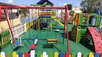 Children’s play area – outdoor