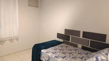 Apartamento Confort, 2 habitaciones, cocina | Escritorio y espacio para trabajar con un portátil