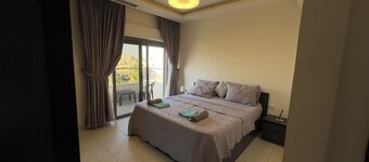Modern fully furnished 4-Room apartment