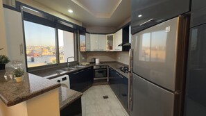Private kitchen - Modern fully furnished 4-Room apartment (Amman)