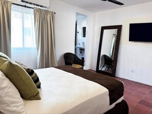 1 bedroom, iron/ironing board, WiFi, bed sheets - Cozy 1-bedroom apartment in enchanting Puerto Vallarta with AC (Puerto Vallarta)