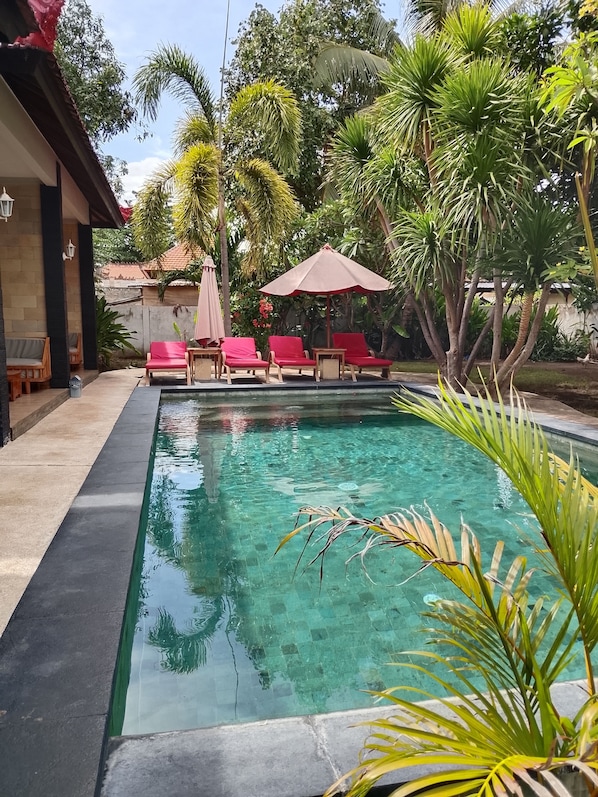 Kolam renang outdoor