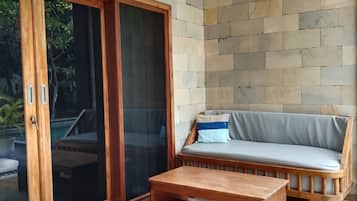 Minibar, desk, free WiFi, bed sheets