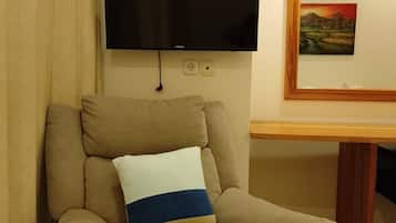 Minibar, desk, free WiFi, bed sheets