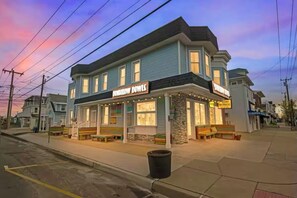 Exterior - Heart of Downtown OC- Steps to Shopping, Eating, Beach, Boardwalk. On Asbury (Ocean City)