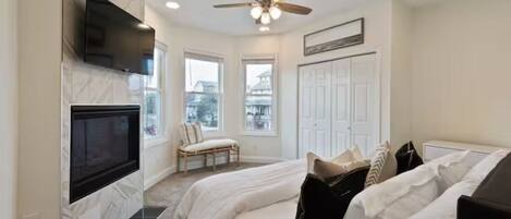 4 habitaciones, tabla de planchar con plancha, wifi y ropa de cama