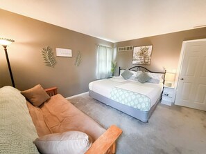 5 bedrooms, iron/ironing board, free WiFi, bed sheets