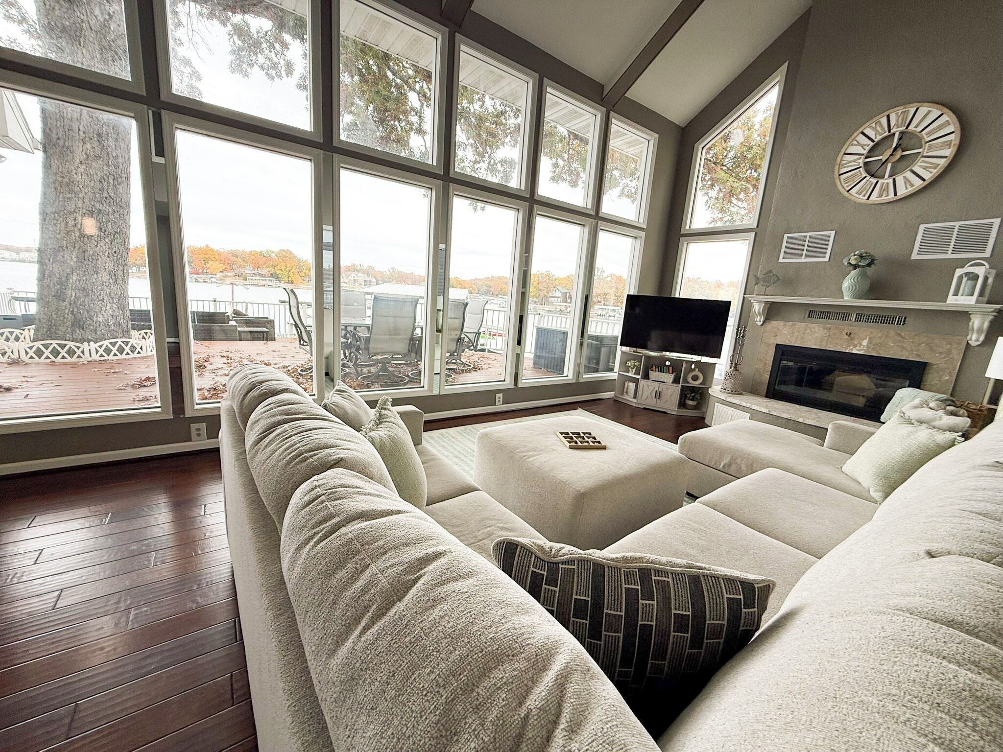 Smart TV, fireplace, DVD player