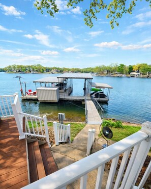 Property grounds - Lakefront Home 5BD/3BA Dock/Grills/Deck/Kayaks-16 (SUNRISE BEACH)