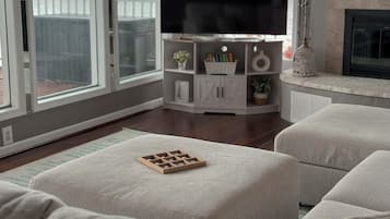 Smart TV, fireplace, DVD player