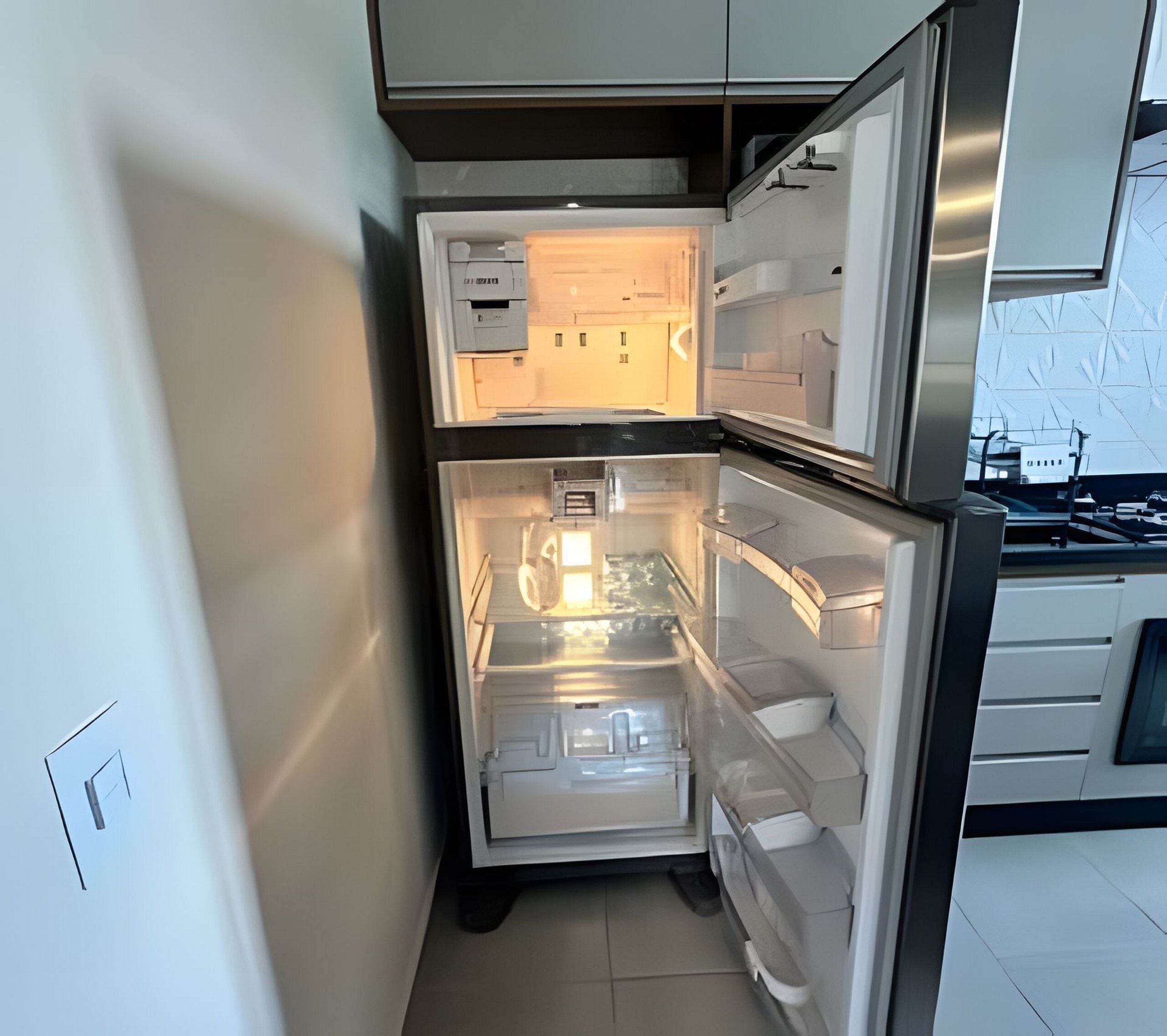 Basic Apartment | Private kitchen | Full-size fridge, microwave, oven, stovetop