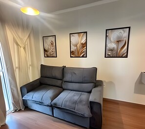 Basic Apartment | Living area