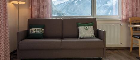 Superior Apartment, 1 King Bed with Sofa bed, Balcony, Mountain View | In-room safe, individually decorated, individually furnished