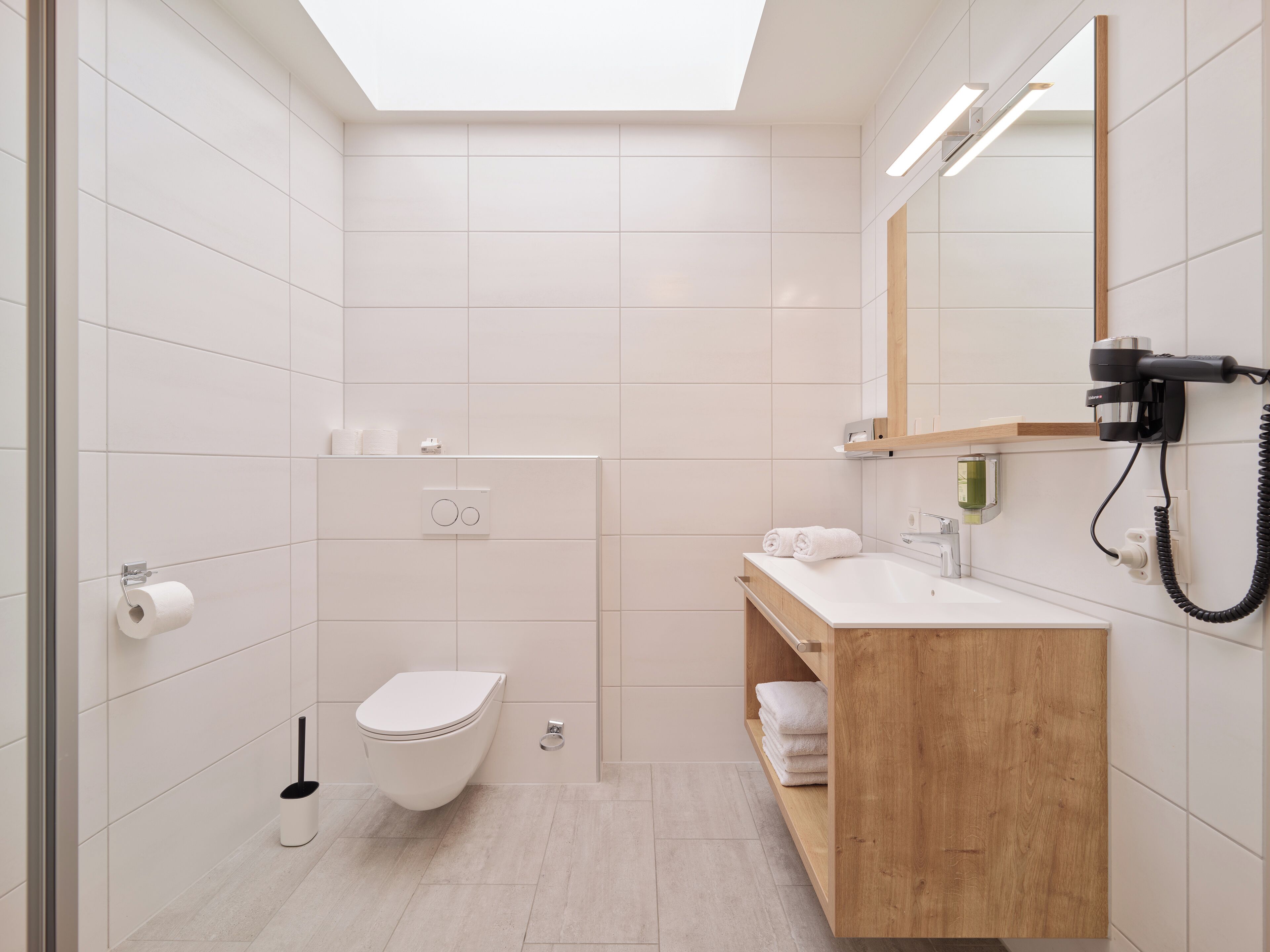 Comfort Apartment, Multiple Beds, Mountain View | Bathroom | Shower, hair dryer, towels, soap