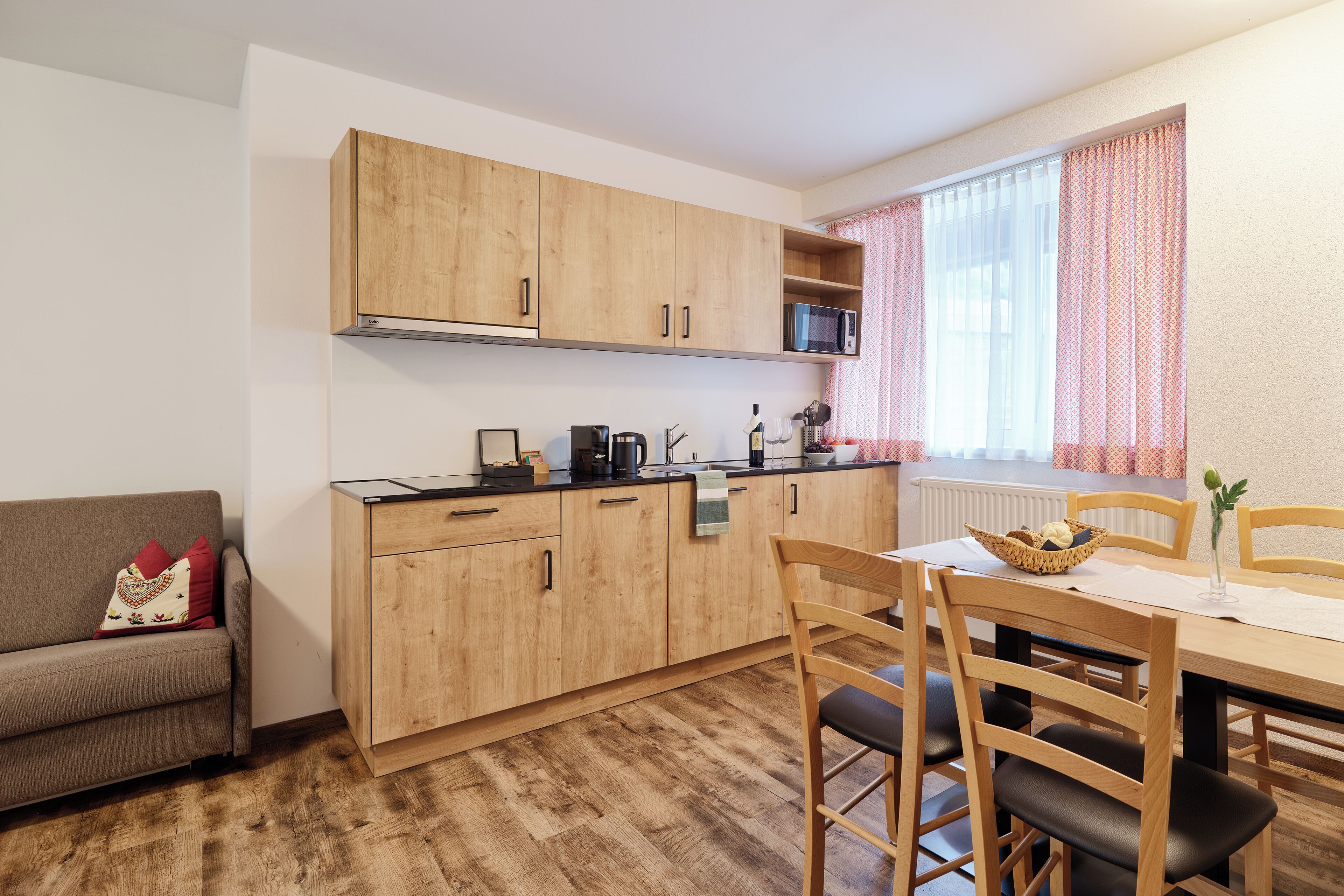 Comfort-Apartment, Mehrere Betten, Bergblick | Eigene Küche | Großer Kühlschrank, Mikrowelle, Herdplatte, Espressomaschine