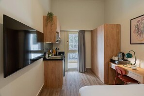 Economy Studio | Free WiFi