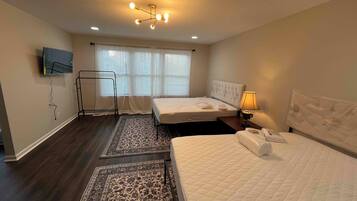 4 bedrooms, desk, iron/ironing board, WiFi