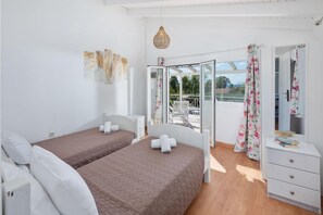 3 soverom, strykejern/-brett og sengetøy