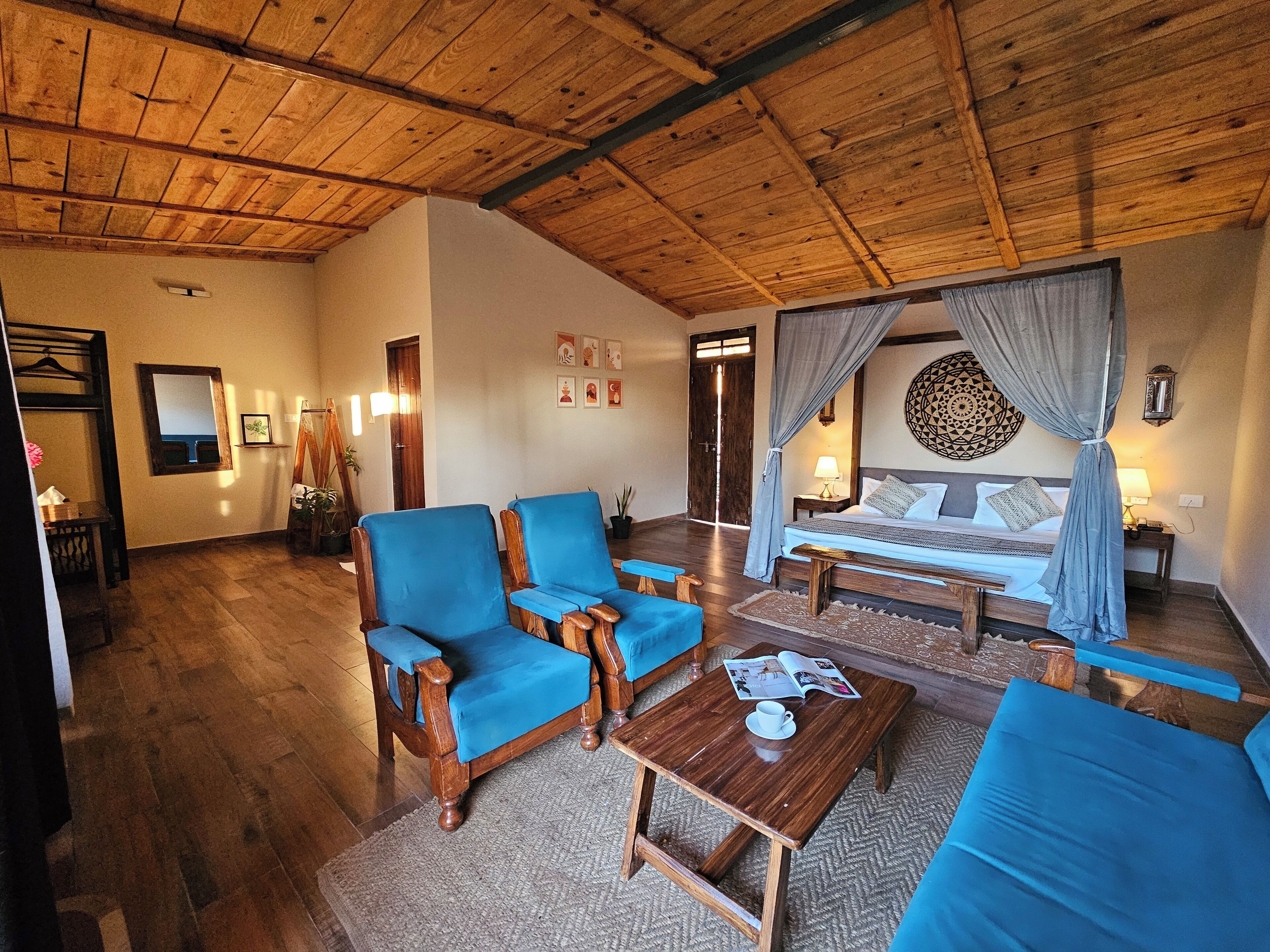 Kahden hengen deluxe-huone, 1 suuri parisänky, vuoristonäköala | Äänieristys, ilmainen Wi-Fi