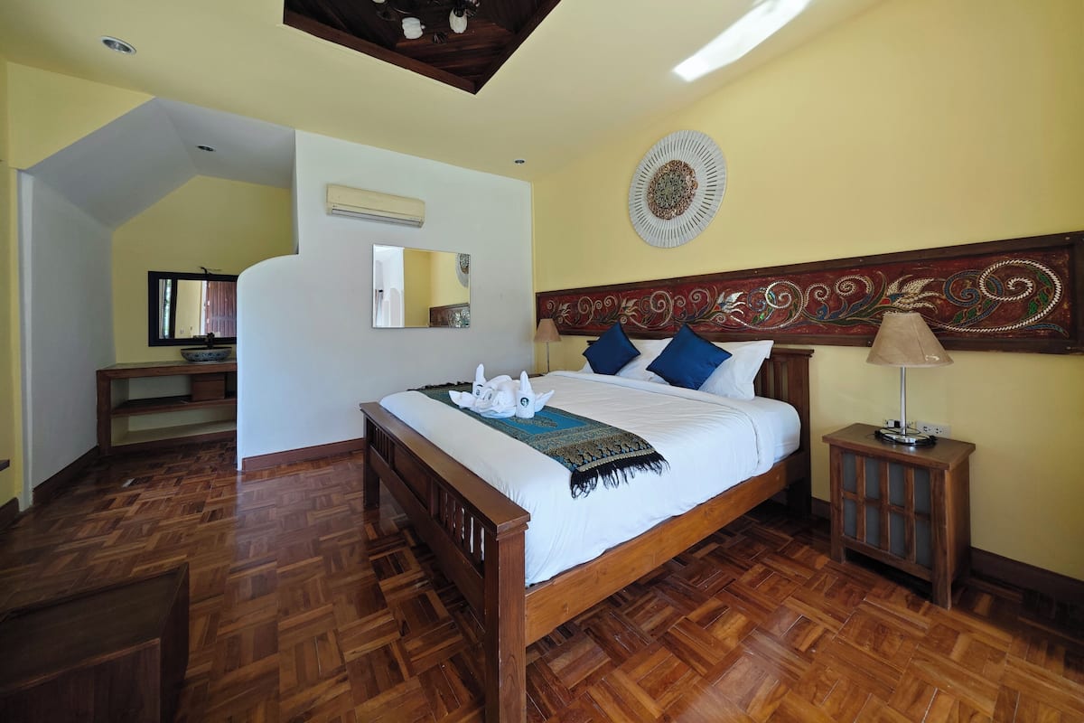 Deluxe-Doppel- oder -Zweibettzimmer, Bergblick | Schreibtisch, laptopgeeigneter Arbeitsplatz, kostenloses WLAN