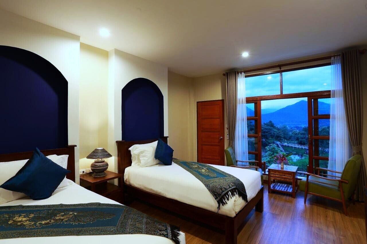 Habitación panorámica con 1 cama doble o 2 individuales, no fumadores, vistas al lago | Escritorio, espacio para trabajar con un portátil, wifi gratis