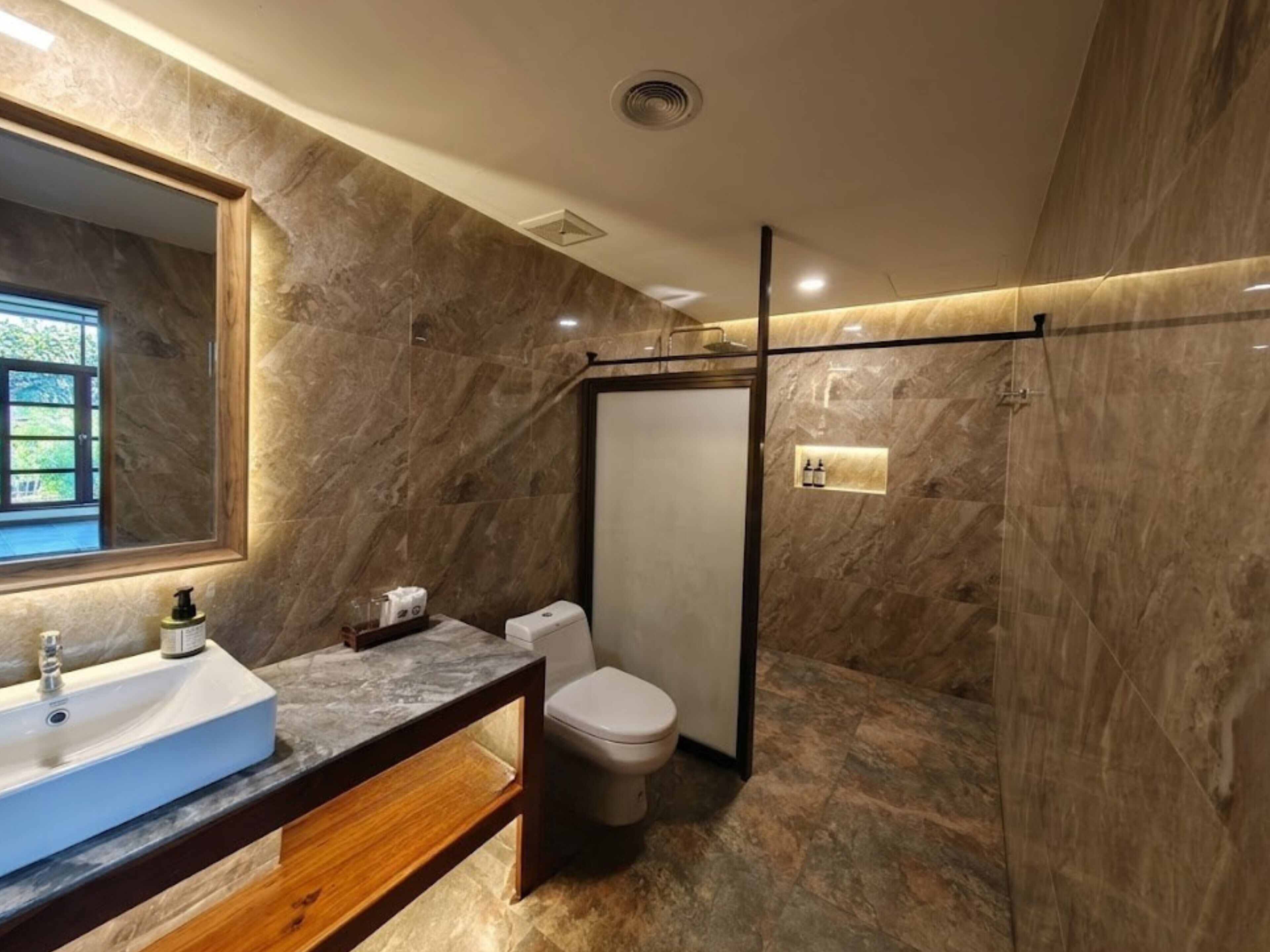 Studio, Terrace, Mountain View | Bathroom | Shower, hair dryer, bidet, towels