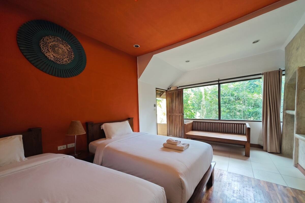 Quarto duplo conforto, vista para o jardim | Escrivaninha, espaço de trabalho para notebook, Wi-Fi de cortesia
