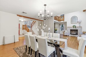 Dining - Modern 6BR Home for Large Groups & Families (Keene)