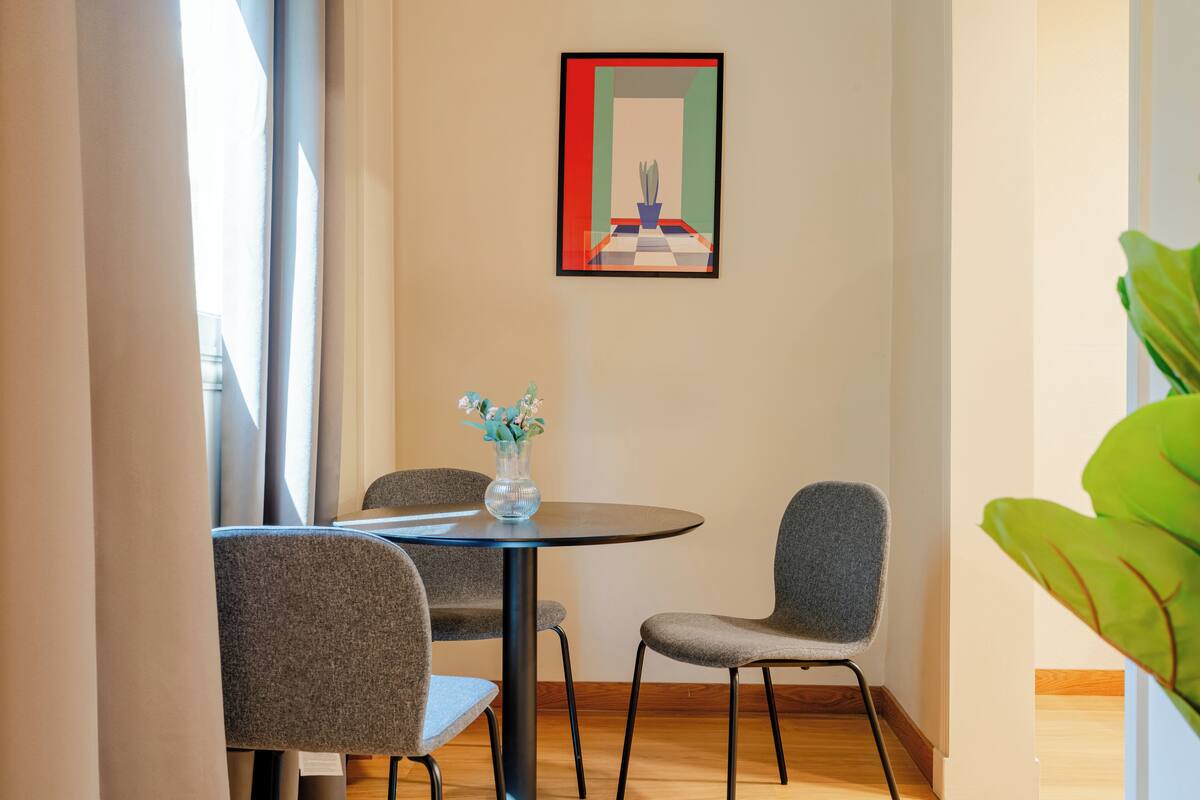 Apartment, 2 Bedrooms, City View | Living area