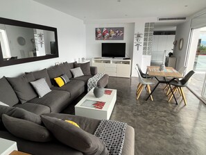 Living area - Luxury villa with exceptional sea view (Roses)