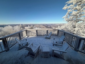 Property grounds - Snowshoe - 5 Bedroom, 3 Bath, Short Walk to Slopes, Across from the Village! (Snowshoe)