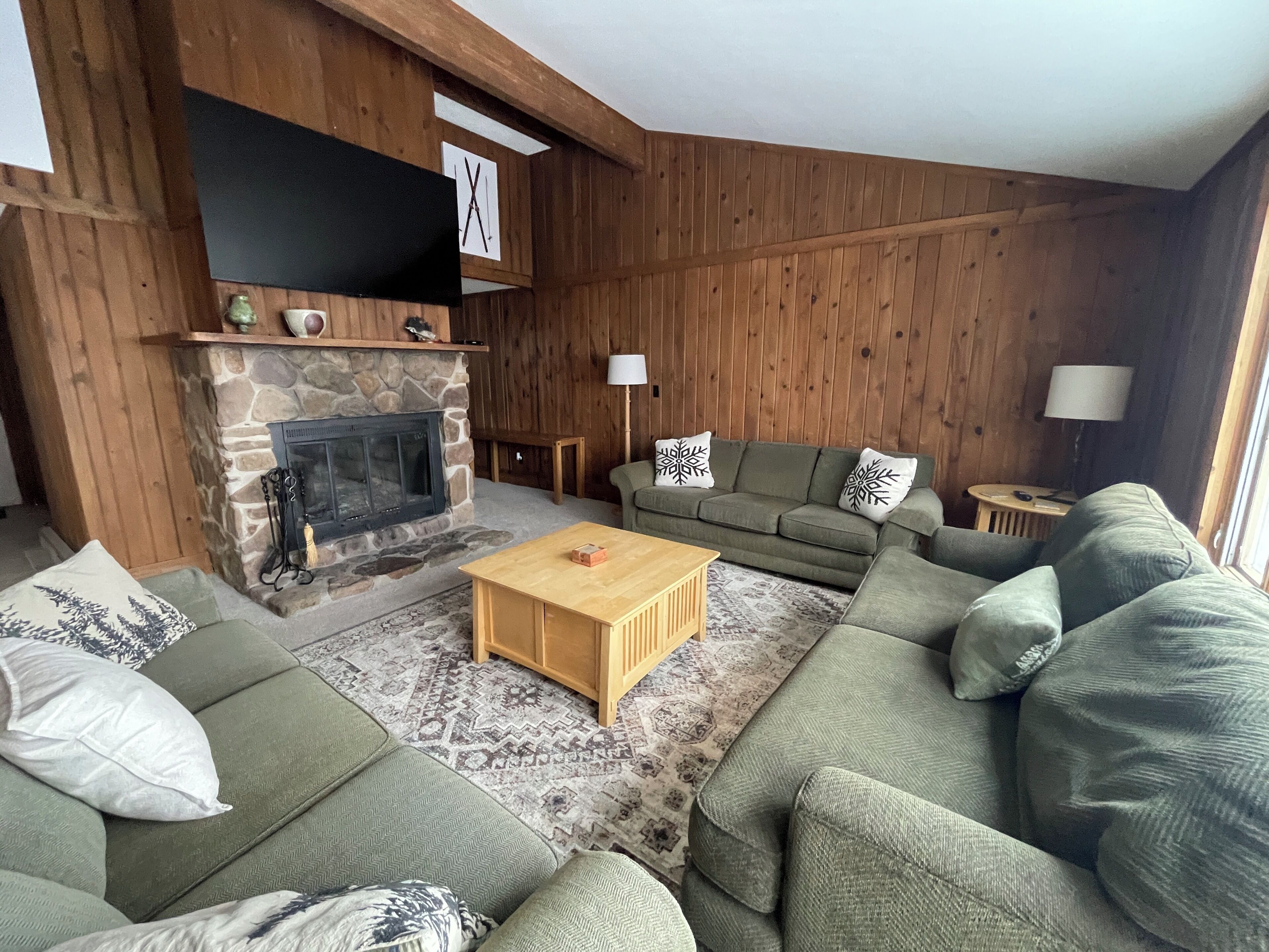 Smart-tv en een open haard