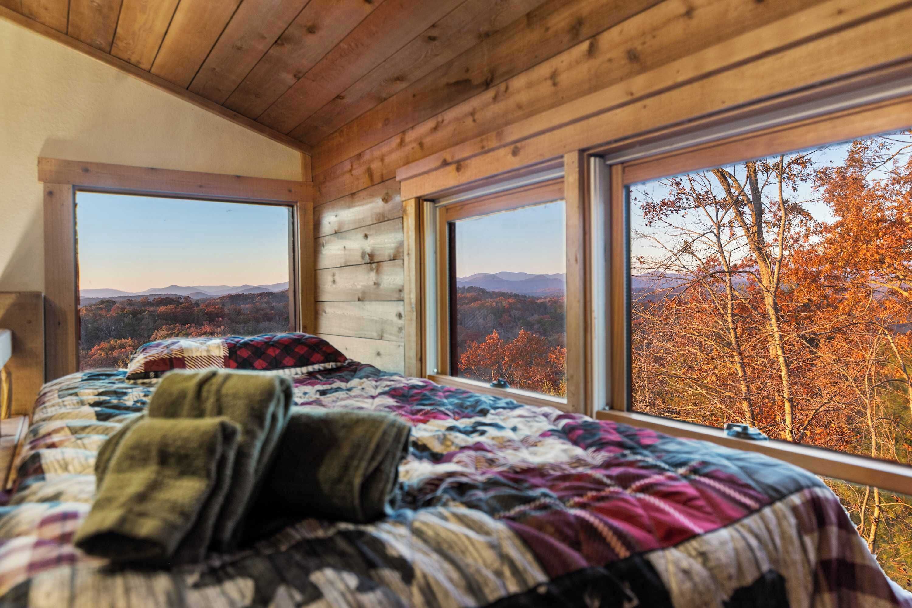 3 bedrooms, desk, iron/ironing board, WiFi