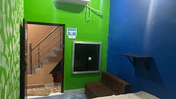 Family Room | Rollaway beds, bed sheets