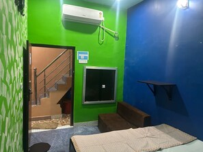 Camas plegables/adicionales y ropa de cama