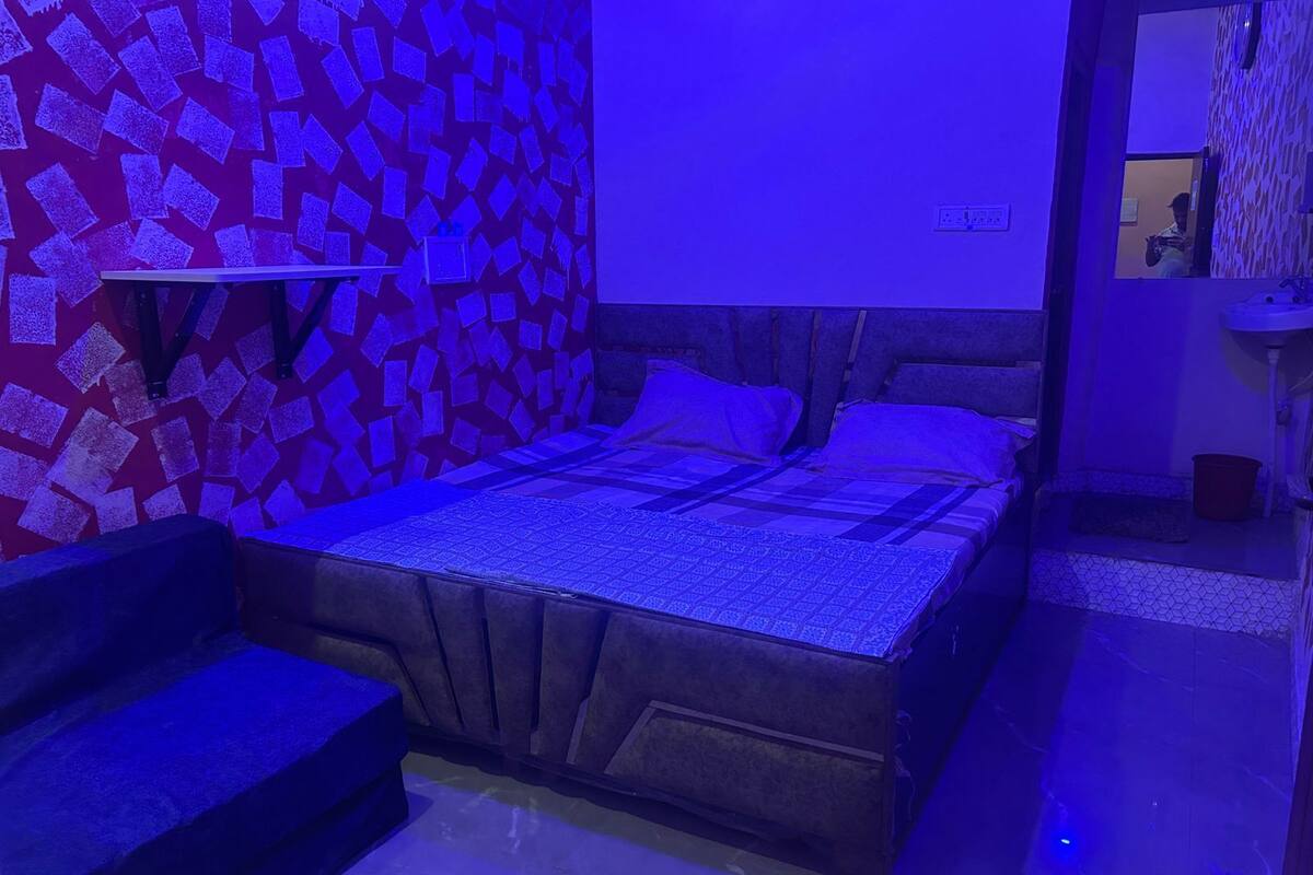 Family Room | Rollaway beds, bed sheets