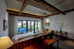 Luxury Studio Suite, City View - Nexus House Retreat Xuan Thuy (Thu Duc)