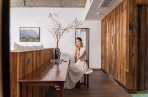 Minibar, desk, laptop workspace, soundproofing - Nexus House Retreat Xuan Thuy (Thu Duc)